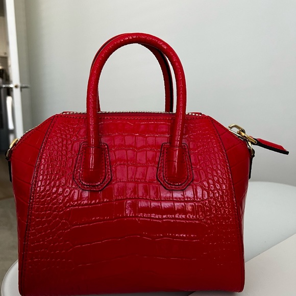 Authentic Givenchy Mini Antigona bag in crocodile effect leather - Picture 2 of 4